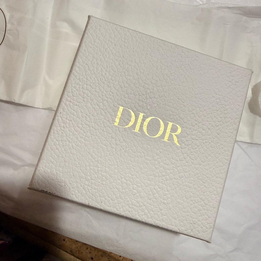 Dio(r)evolution Necklace - Picture 6 of 6